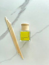 Load image into Gallery viewer, AmLou Living Reed Diffuser-Citron &amp; Mandarin
