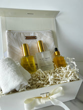 Load image into Gallery viewer, &quot;Traveler&#39;s Luxe Essentials&quot; Gift Set
